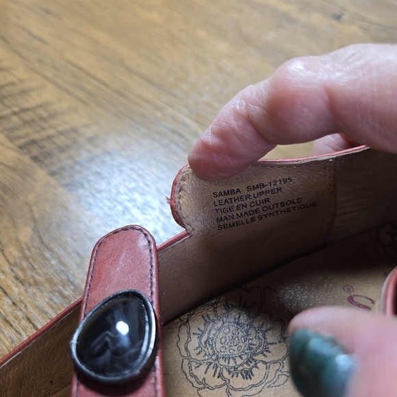 Taos Samba Red Leather Mary Jane Low Heels - Picture 3 of 12